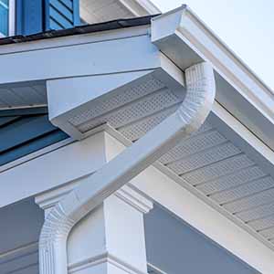closeup of white seamless k-style gutters
